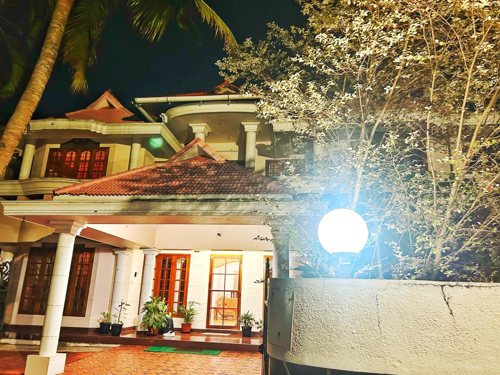La Casa Trivandrum 4 Bhk Ac Luxury Villa At City Centre, Just 6 Kms To Airport Thiruvananthapuram Exterior photo